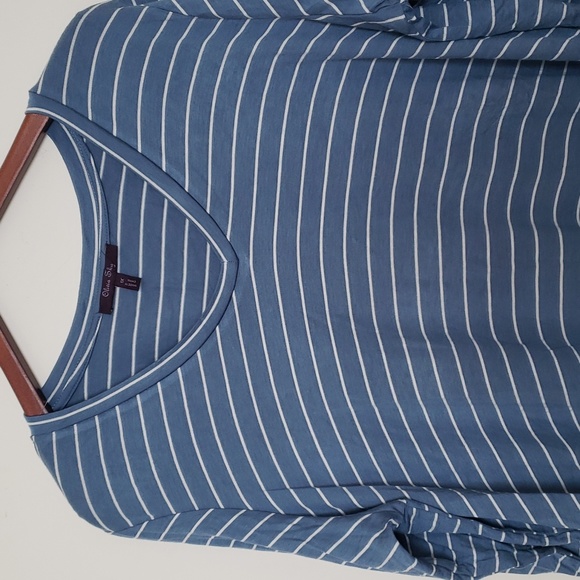 Flowy Stripped Top - Picture 2 of 3